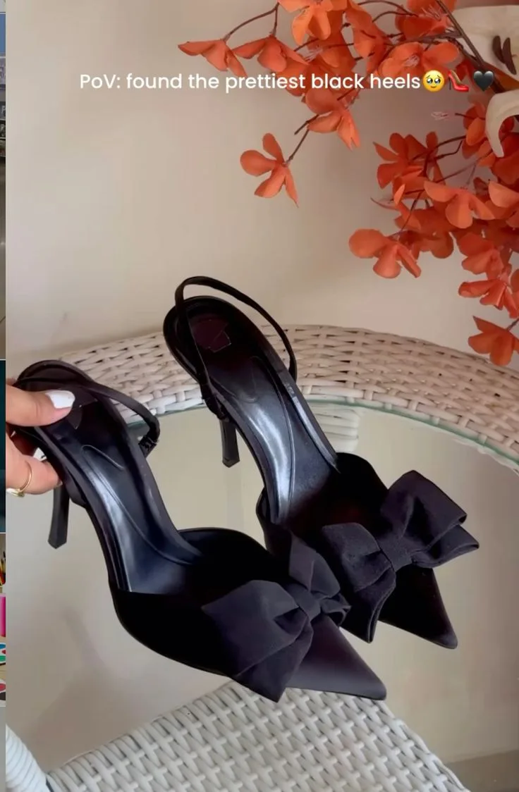 Black Beauty Bow Heels